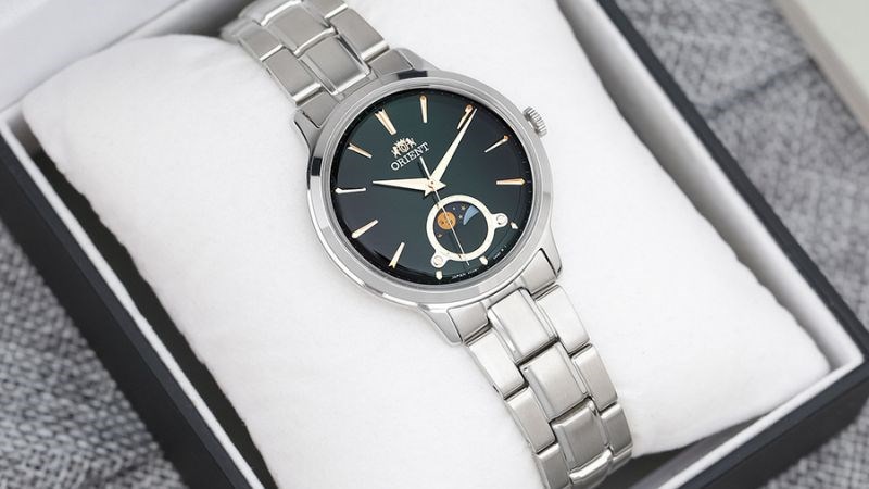 Chiếc đồng hồ d&agrave;nh cho ph&aacute;i nữ với thiết kế nhẹ nh&agrave;ng, tinh tế