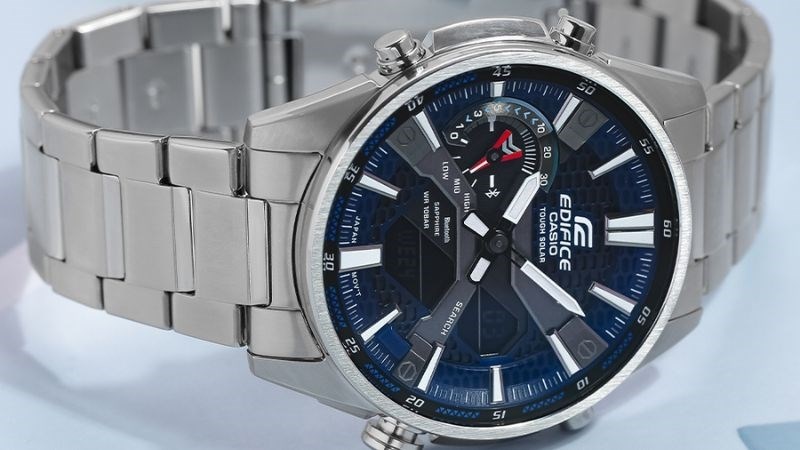 Quan s&aacute;t kỹ c&aacute;c hiện tượng để biết t&igrave;nh trạng năng lượng của đồng hồ