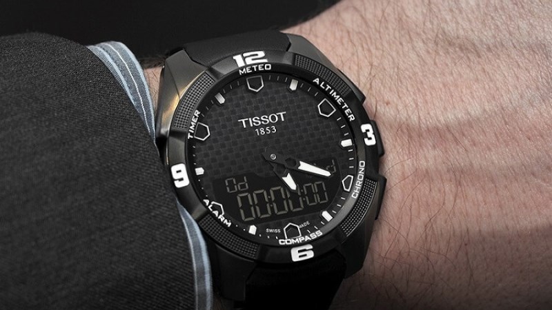 Tissot T - Touch solar Expert sử dụng &aacute;nh s&aacute;ng để tạo th&agrave;nh năng lượng