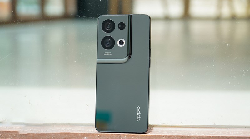 Sở hữu cụm 3 camera với camera ch&iacute;nh 50 MP