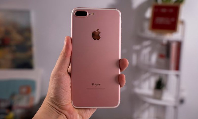 iPhone 7 Plus được ra mắt v&agrave;o năm 2016 với mức gi&aacute; khoảng 18 triệu đồng
