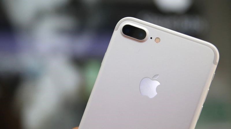 M&agrave;u bạc sang trọng, nổi bật