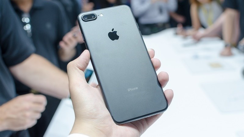 Chọn m&agrave;u iPhone t&ugrave;y thuộc v&agrave;o sở th&iacute;ch, nhu cầu c&aacute; nh&acirc;n