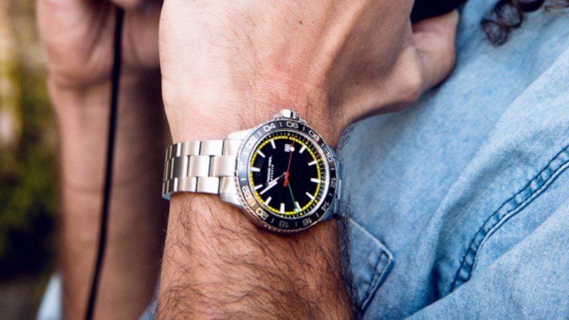 Vẻ ngo&agrave;i sang trọng, th&iacute;ch hợp sử dụng trong mọi ho&agrave;n cảnh