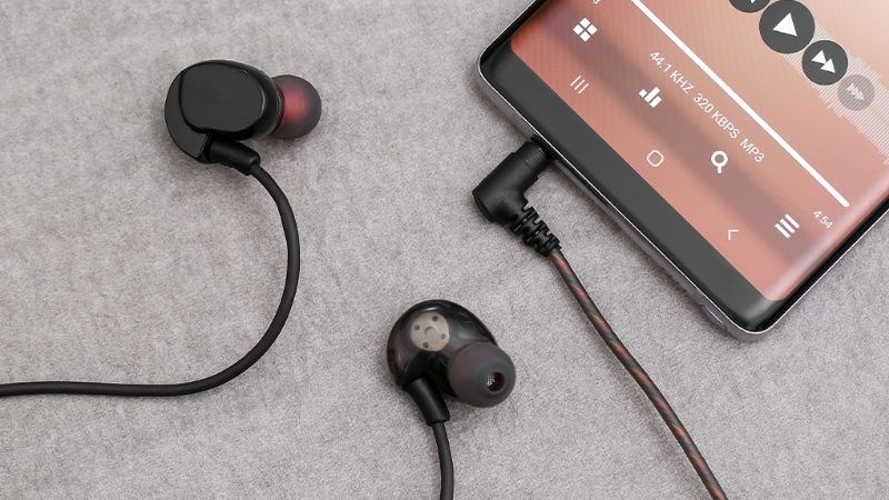 Được trang bị màng loa kép, tai nghe giúp tái tạo âm thanh chi tiết và rõ ràng.