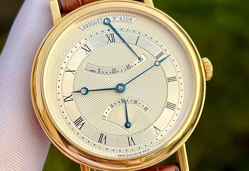 Sử dụng chất liệu cao cấp nên sản phẩm khá đắt tiền Sử dụng chất liệu cao cấp nên sản phẩm khá đắt tiền