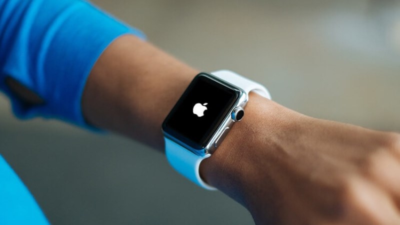 Khởi động lại Apple Watch và iPhone Khởi động lại Apple Watch và iPhone để nghe thấy âm thanh báo cuộc gọi đến