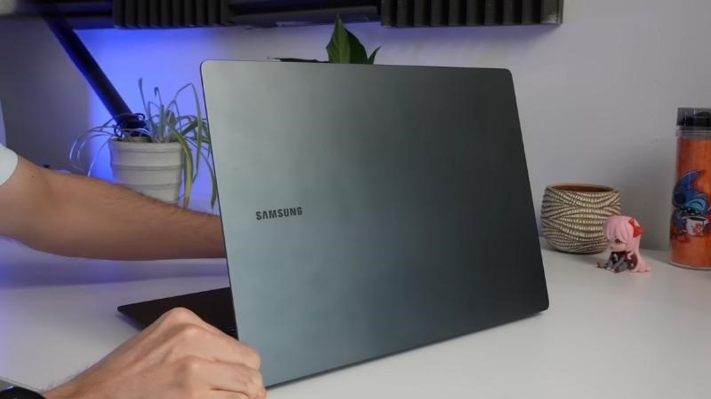 Samsung Galaxy Book 3 Pro mang phong cách sang trọng với khung nhôm nguyên khối