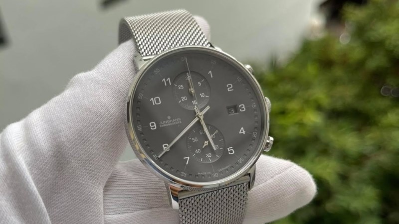 Junghans Form l&agrave; bộ sưu tập được săn đ&oacute;n kh&aacute; nhiều tr&ecirc;n thị trường