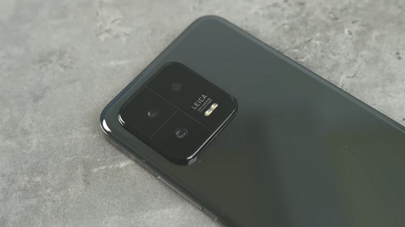 Cụm camera được hỗ trợ c&ocirc;ng nghệ đến từ Leica - thương hiệu m&aacute;y ảnh đến từ Đức