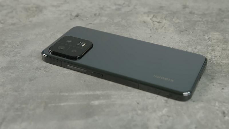 Bộ nhớ lưu trữ lớn c&ugrave;ng với c&ocirc;ng nghệ lưu trữ tốc độ cao UFS 4.0