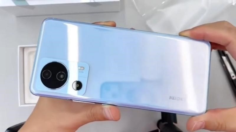 Xiaomi 13 Lite có thiết kế camera độc đáo