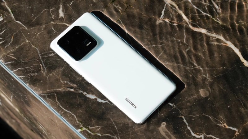 M&agrave;u trắng tinh khiết, trong s&aacute;ng