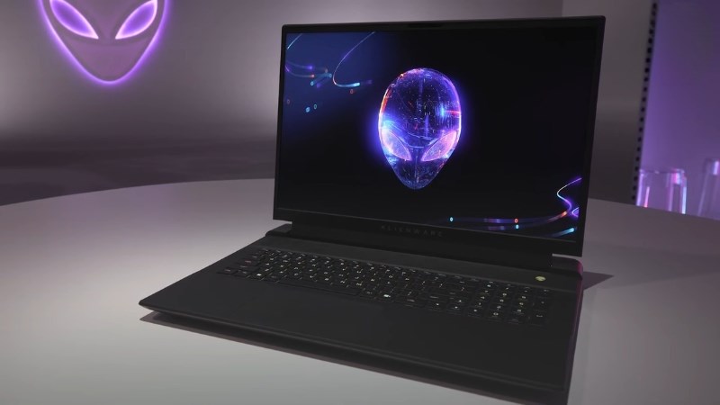 Alienware x16 cũng cung cấp ba phi&ecirc;n bản m&agrave;n h&igrave;nh với ba tần số qu&eacute;t kh&aacute;c nhau