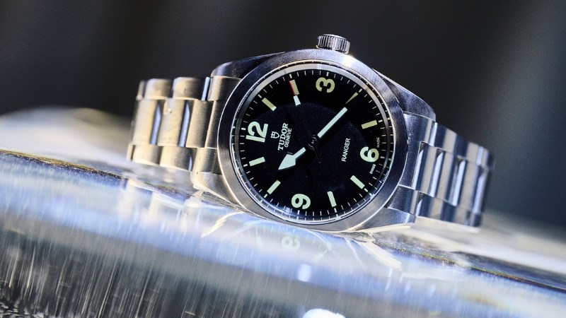 Sử dụng bộ m&aacute;y Calibre MT5402 mạnh mẽ, bền bỉ