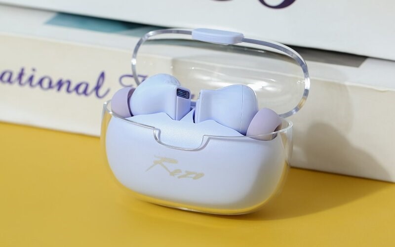 M&agrave;u sắc đa dạng c&ugrave;ng vỏ bọc trong suốt