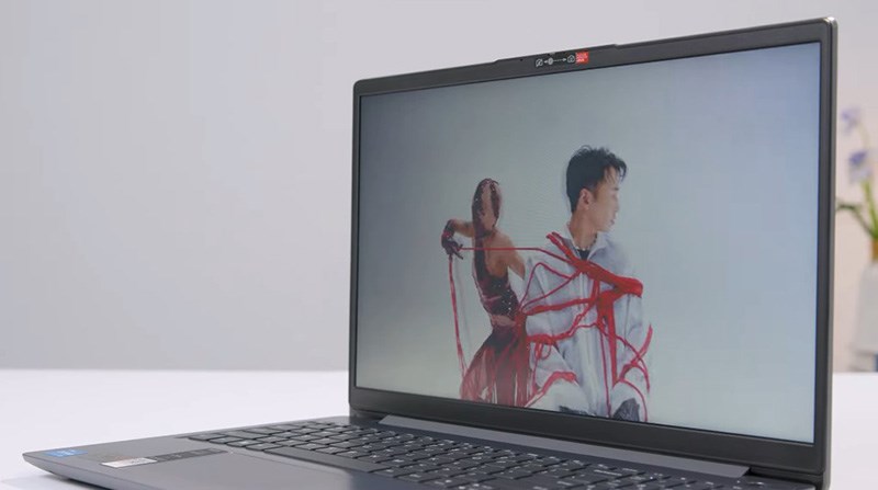 Laptop Lenovo Ideapad 3 15IAU7 i3 với m&agrave;n h&igrave;nh v&ocirc; c&ugrave;ng sắc n&eacute;t