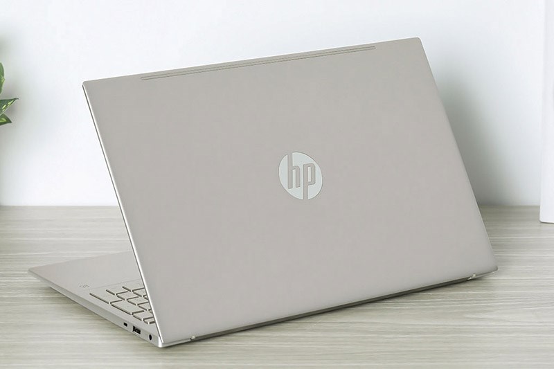 Laptop HP Pavilion 15 eg2056TU i5 với vẻ ngo&agrave;i sang trọng
