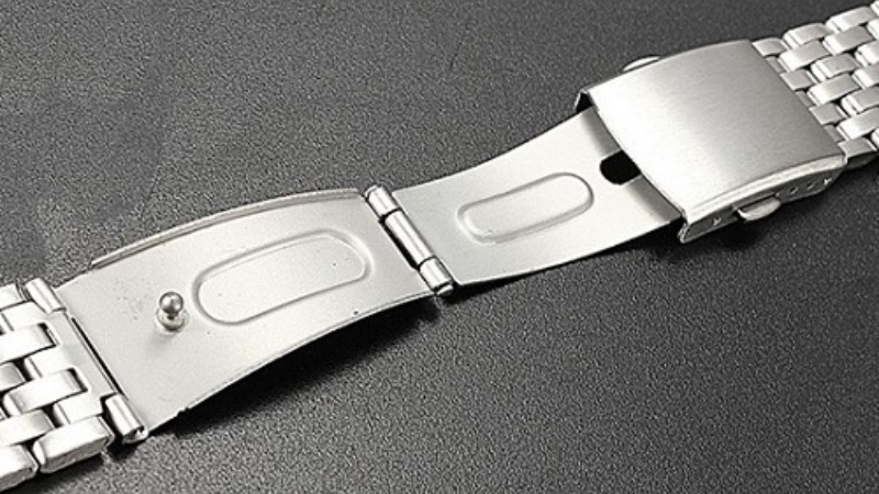 Gi&uacute;p bảo vệ v&agrave; cố định đồng hồ một c&aacute;ch chắc chắn nhất