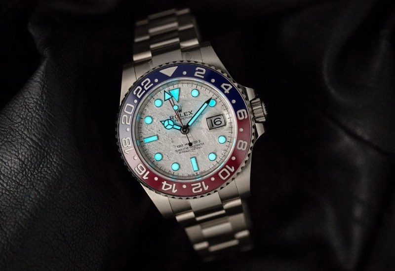 Khi tiếp x&uacute;c với nguồn s&aacute;ng sẽ tạo ra một luồng &aacute;nh s&aacute;ng c&oacute; m&agrave;u