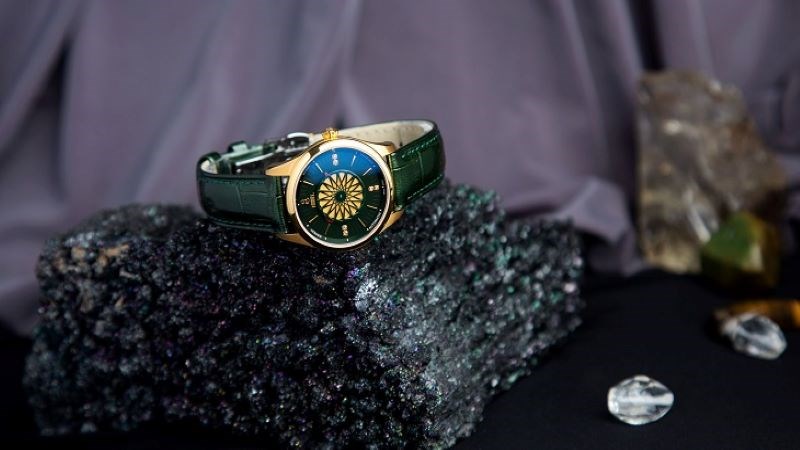 Đồng hồ Ernest Borel c&oacute; thiết kế sang trọng, qu&yacute; ph&aacute;i