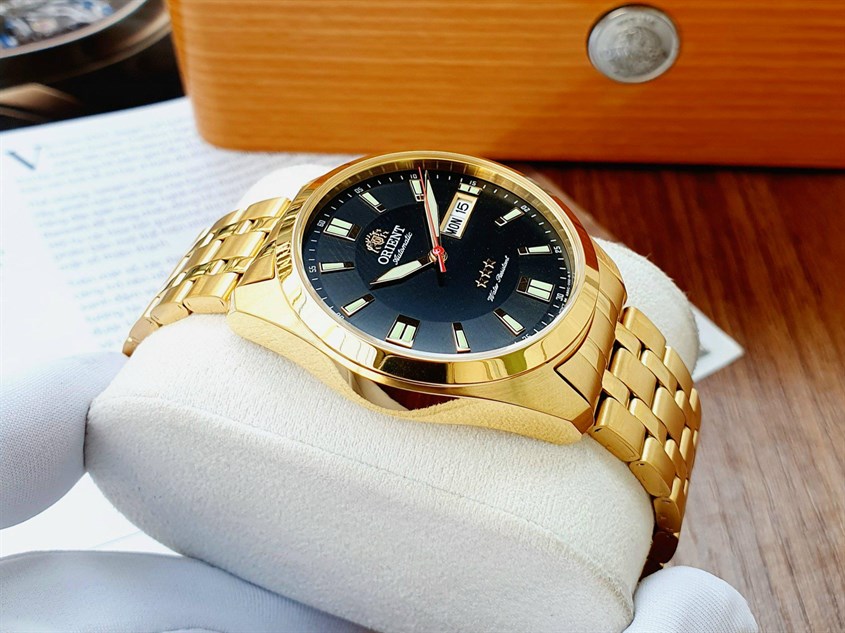 Đồng hồ Orient 3 sao mang n&eacute;t đẹp cổ điển, ho&agrave;i niệm