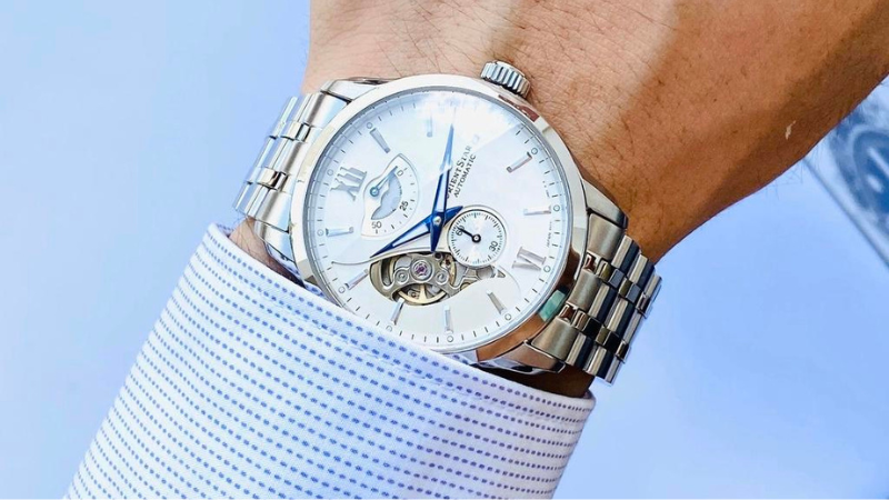 Mặt k&iacute;nh Sapphire sang trọng