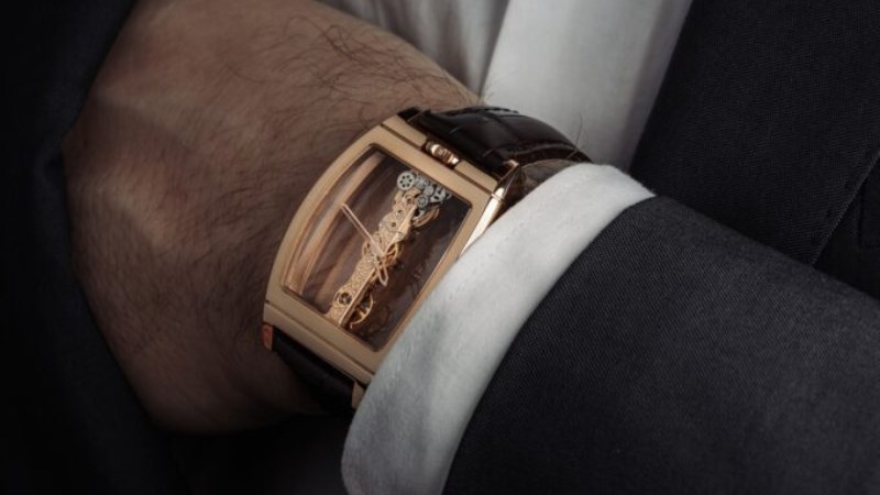 Sử dụng kim cương và vàng 18K để chế tác thể hiện sử đẳng cấp Sử dụng kim cương và vàng 18K để chế tác thể hiện sử đẳng cấp