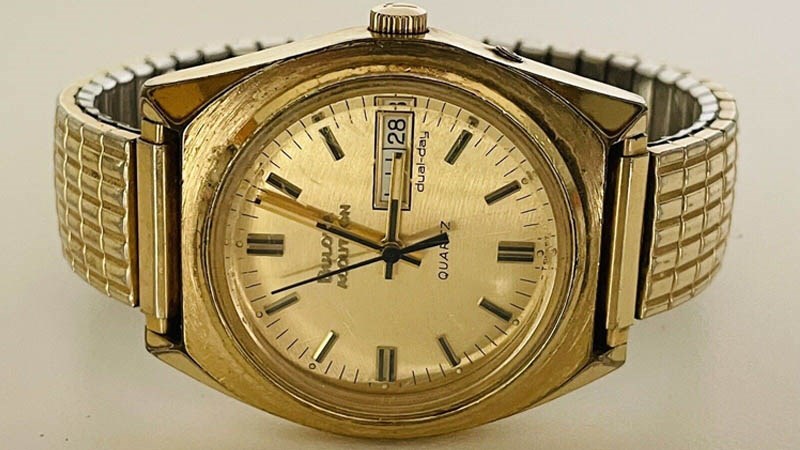 Bulova Accutron N7 c&oacute; thiết kế cổ điển v&agrave; đơn giản