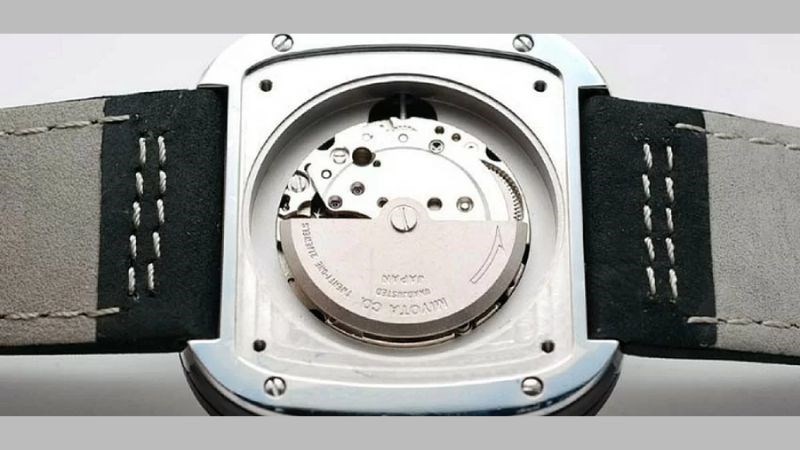 Bộ máy cơ bên trong đồng hồ đến từ nhà sản xuất Miyota của Nhật Bản Bộ máy cơ bên trong đồng hồ đến từ nhà sản xuất Miyota của Nhật Bản
