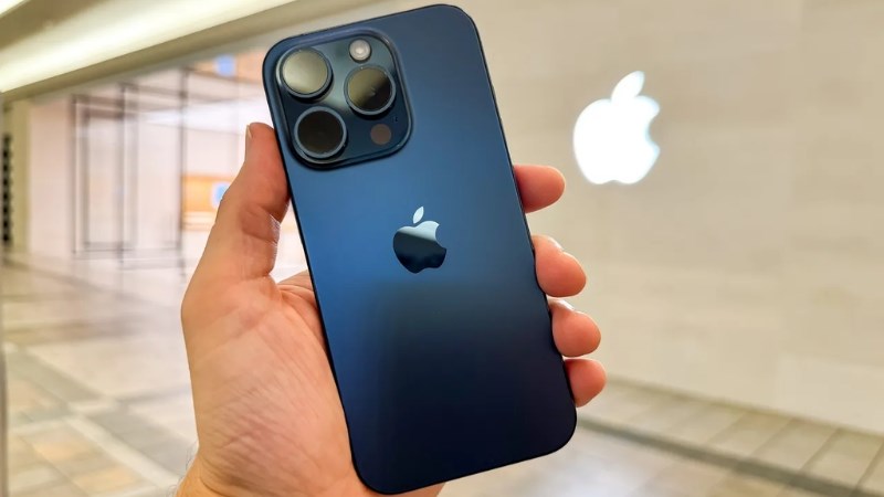 iPhone 15 Pro m&agrave;u Titan Xanh