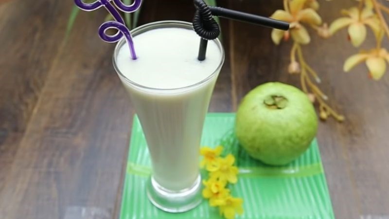 Sinh tố trái cây và rau xanh rất tốt cho người mới nhổ răng