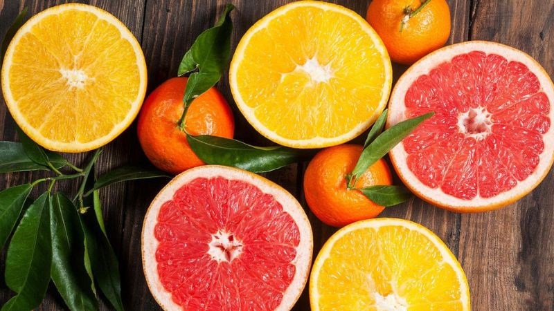 Trái cây chứa vitamin C có thể làm vị trí nhổ răng dễ bị kích ứng