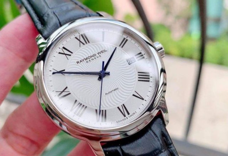 Raymond Weil mang đến những sản phẩm gi&aacute; trị hơn về cả h&igrave;nh thức lẫn chất lượng
