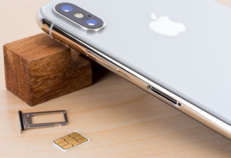 Vệ sinh khe SIM bằng dụng cụ chuyên dụng hoặc làm lại nếu SIM hư Vệ sinh khe SIM bằng dụng cụ chuyên dụng hoặc làm lại nếu SIM hư