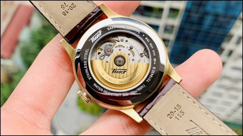 Được gia công bởi những người lành nghề Được gia công bởi những người lành nghề
