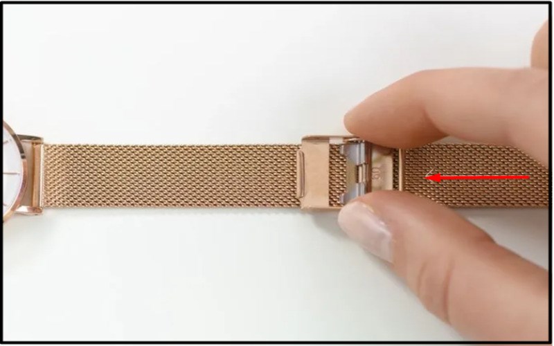 Điều chỉnh lại lại độ d&agrave;i của d&acirc;y đeo