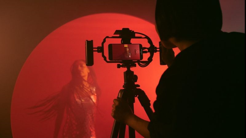 iPhone 15 g&acirc;y ấn tượng với khả năng quay video ấn tượng