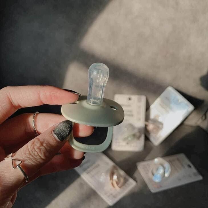 Top 13 best and safest pacifiers for babies