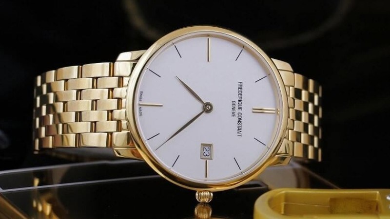 Nhận biết đồng hồ mạ v&agrave;ng ch&iacute;nh h&atilde;ng với m&agrave;u sắc đẹp mắt, b&oacute;ng bảy hơn