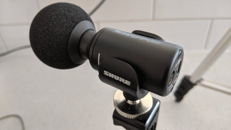 Micro Shure MV88 nhỏ gọn dễ mang đi mang lại Micro Shure MV88 nhỏ gọn dễ mang đi mang lại