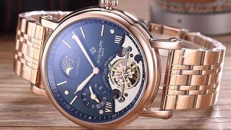 Skeleton Automatic Tourbillon Blue Limited Edition sở hữu mặt số to, ph&ugrave; hợp cho nam giới