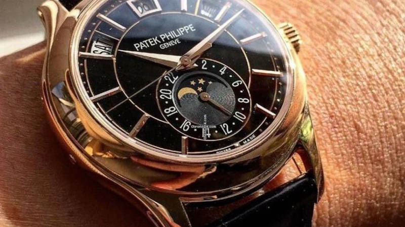 Để sở hữu chiếc đồng hồ Patek Philippe Geneve kh&ocirc;ng hề đơn giản 