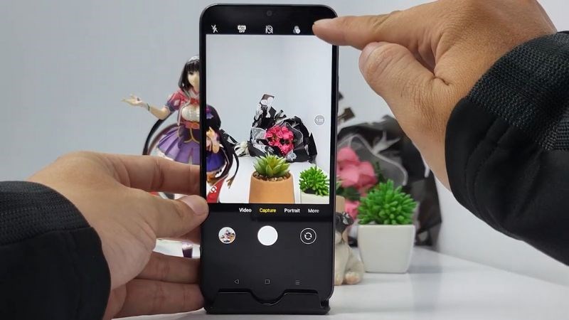 Camera selfie 5MP k&ecirc;́t hợp cùng các tính năng hi&ecirc;̣n đại đảm bảo làm hài lòng người dùng