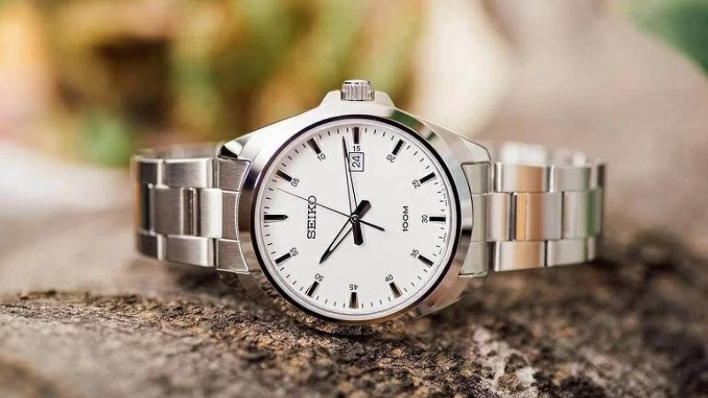 Thiết bị c&oacute; kim dạ quang gi&uacute;p dễ quan s&aacute;t trong b&oacute;ng tối