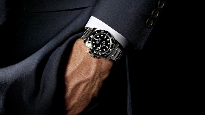 Dress Watch có khả năng kết hợp với nhiều phong cách thời trang khác nhau Dress Watch có khả năng kết hợp với nhiều phong cách thời trang khác nhau