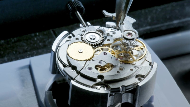 Máy ETA được nghiên cứu và sản xuất độc quyền thuộc tập đoàn Swatch Máy ETA được nghiên cứu và sản xuất độc quyền thuộc tập đoàn Swatch