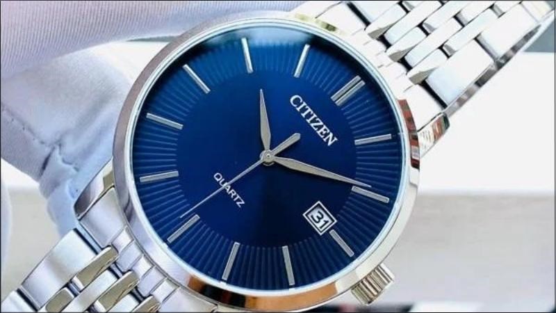 Mức sai số của đồng hồ máy Quartz thấp hơn so với đồng hồ máy cơ Mức sai số của đồng hồ máy Quartz thấp hơn so với đồng hồ máy cơ