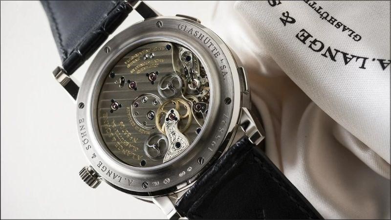 Handwinding vận hành thủ công bằng việc lên dây cót bằng sức ngườ Handwinding vận hành thủ công bằng việc lên dây cót bằng sức người