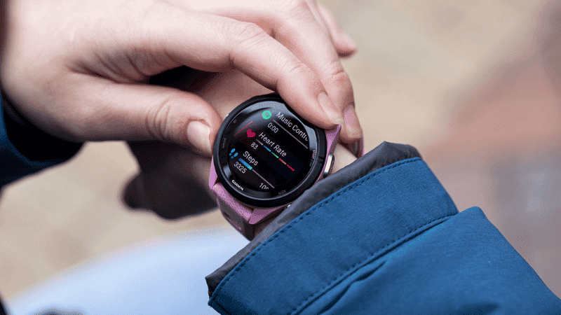 M&agrave;n h&igrave;nh AMOLED hiển thị m&agrave;u sắc cực chi tiết v&agrave; sắc n&eacute;t